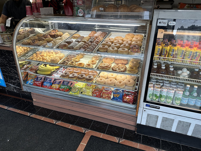Les Croissants Cafe 5