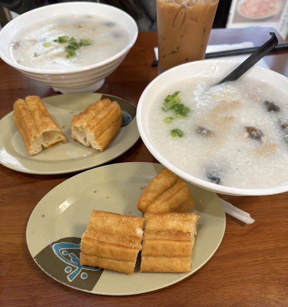 G & Y Bakery & Cafe 3