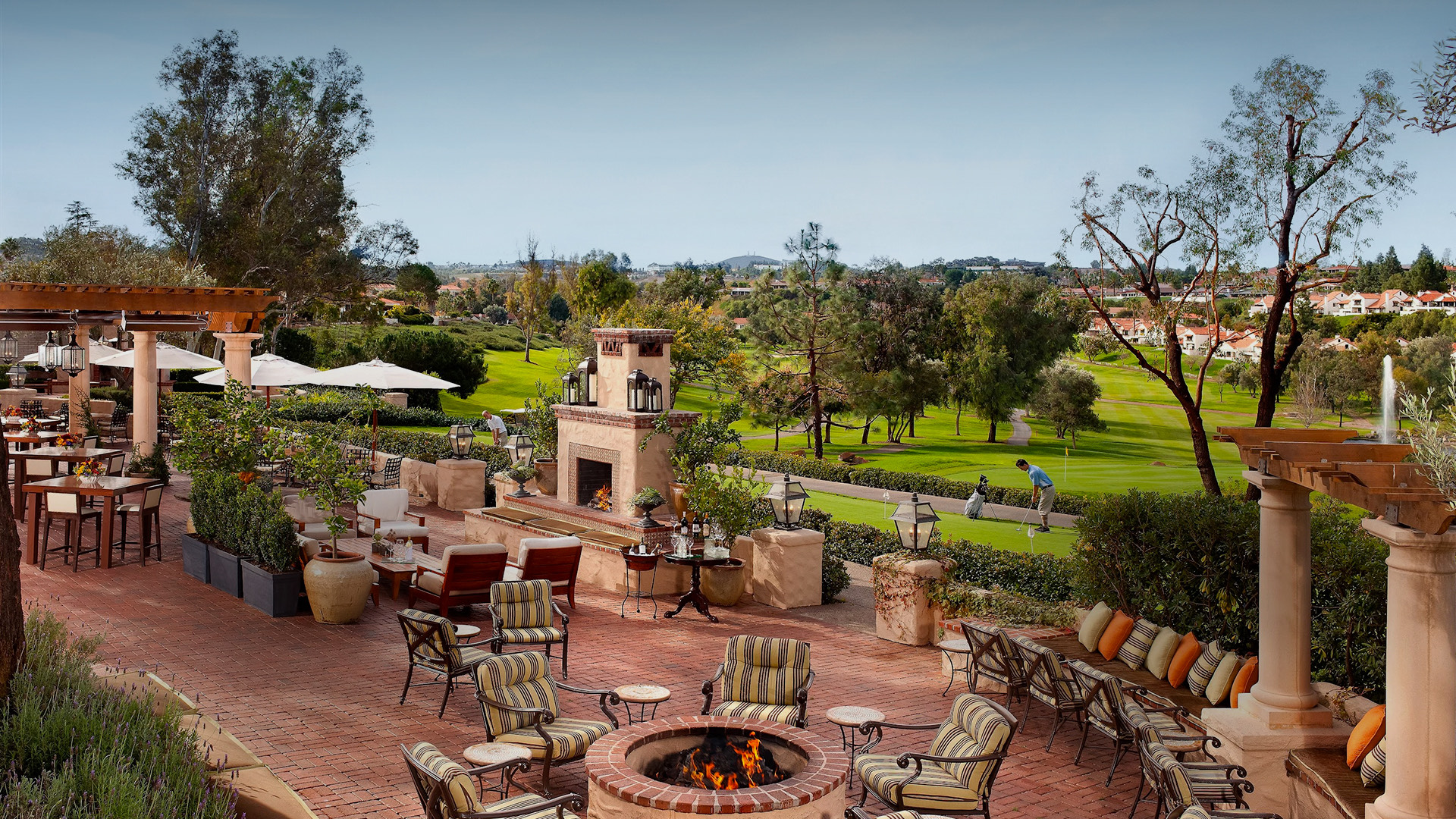 Veranda Fireside Lounge & Restaurant 2