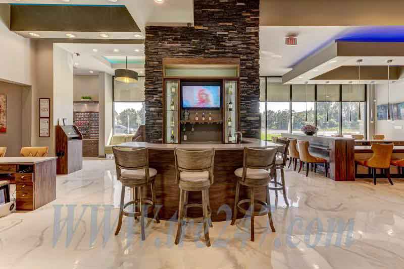 Cần Sang Gấp Tiệm Nail Ở Gainesville Florida 32608.