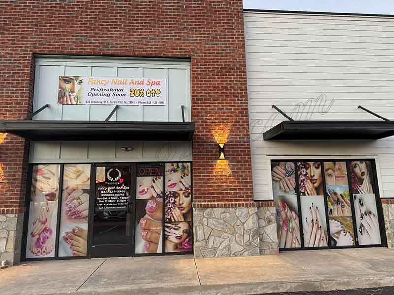 Cần Thợ Nail Gấp In Forest City NC