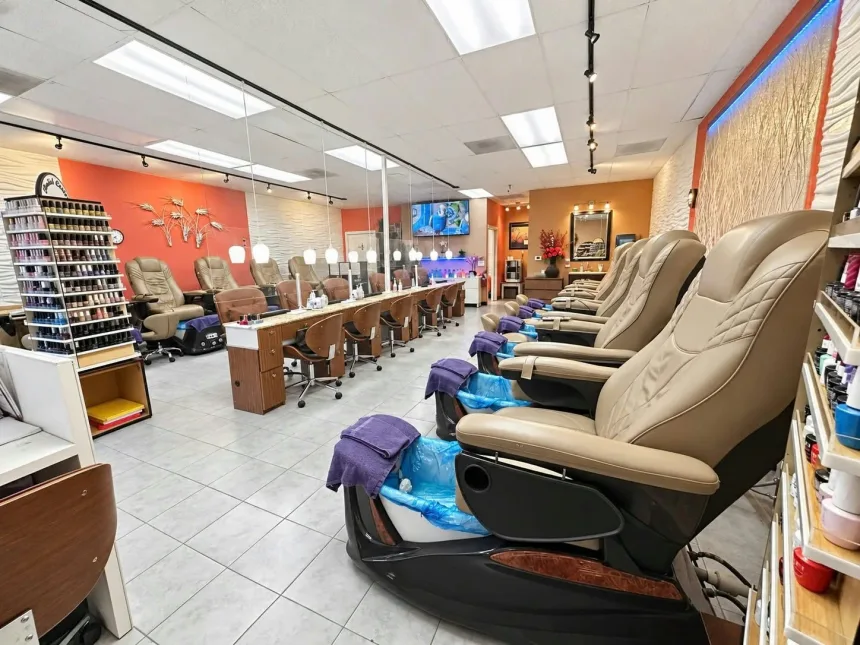Sang Tiệm Nails Tại Portland, Oregon