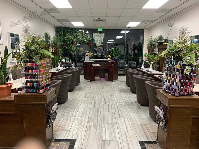 Cần Thợ Nails Gấp In Longmont CO