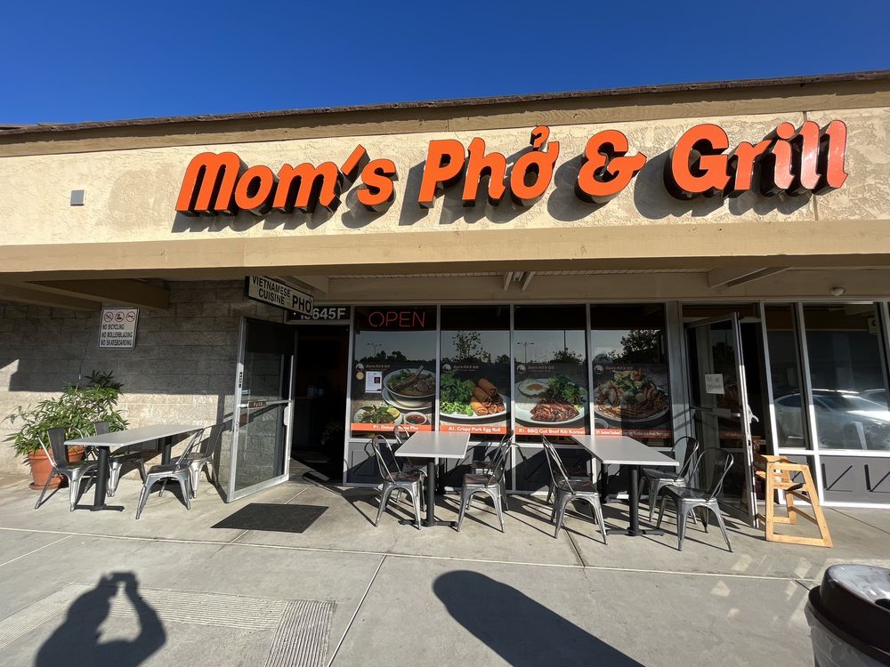 Mom’s Pho & Grill