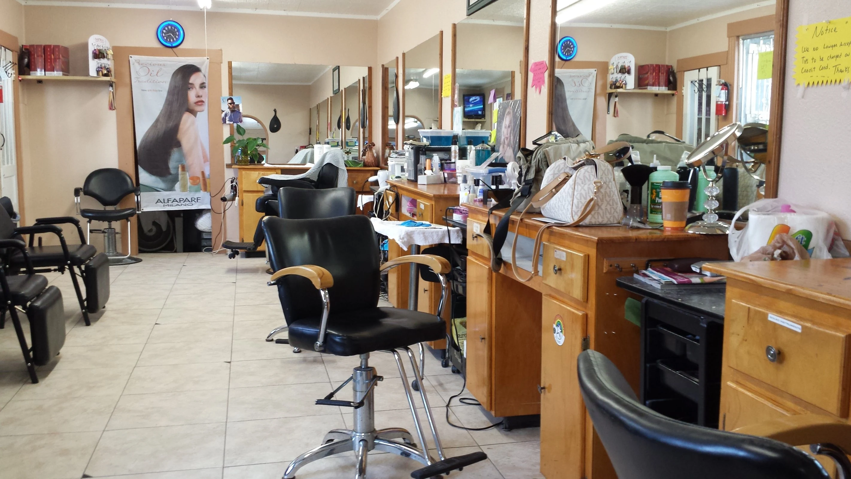 Mireya's Unisex Beauty Salon 4